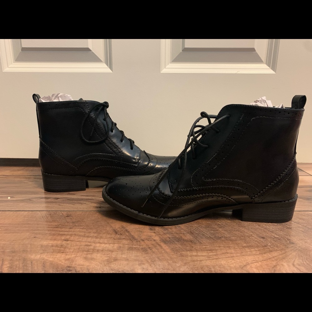New size 10 black boots